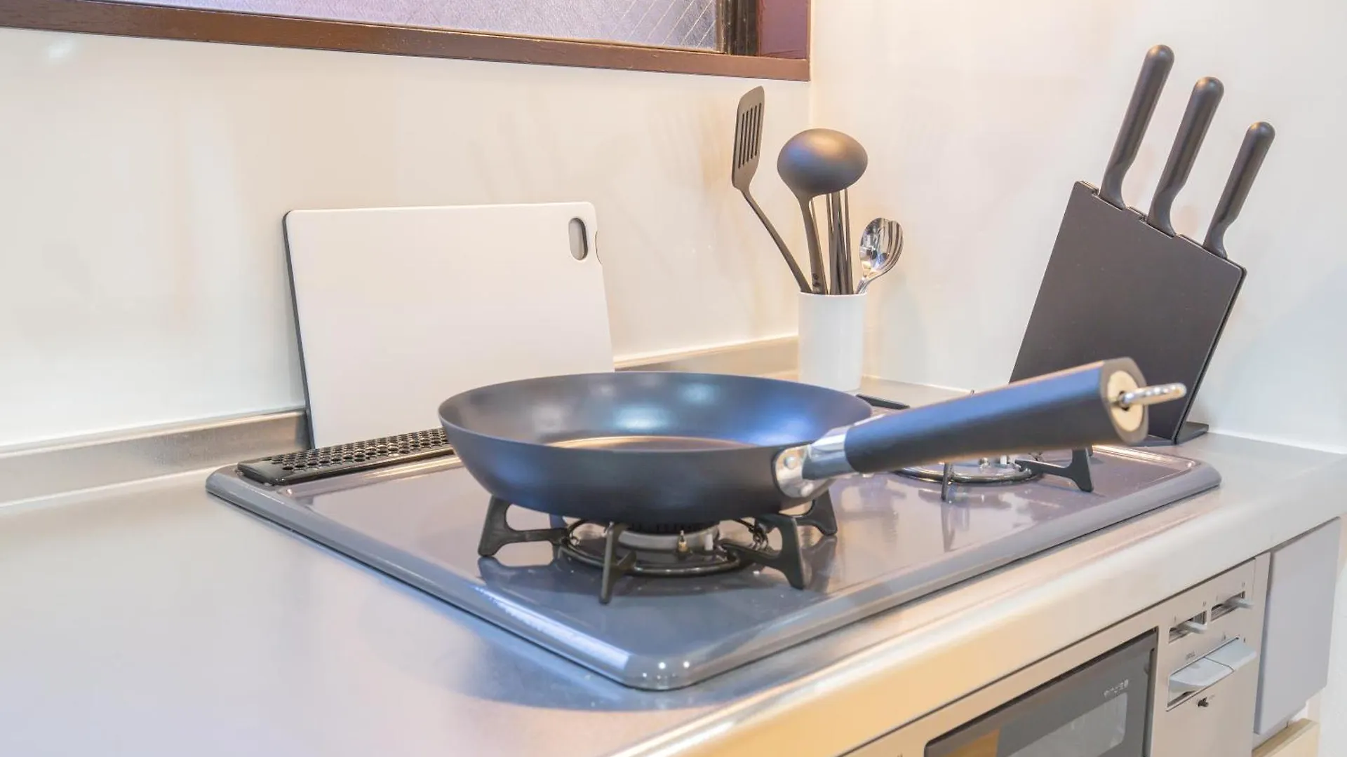 Apartment Luxuriously Renovated A Modern Retreat 丶walk To Jr Higashi Nakano Subway Stop Eosl Tokyo Japan